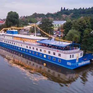 3* Bateau-hôtel Racek