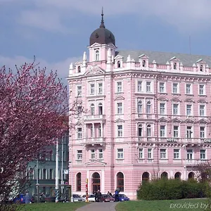 Opera **** Praag